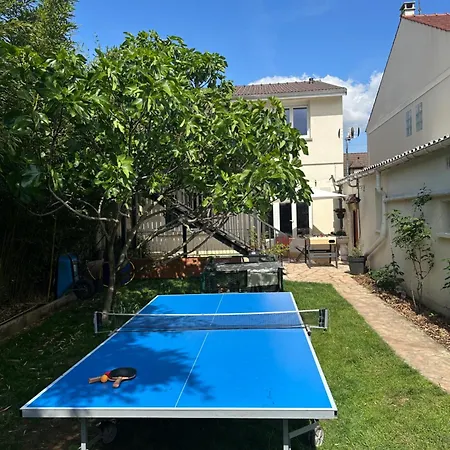 Holiday home Maison Cosy Climatisee Avec Jardin Aulnay-sous-Bois