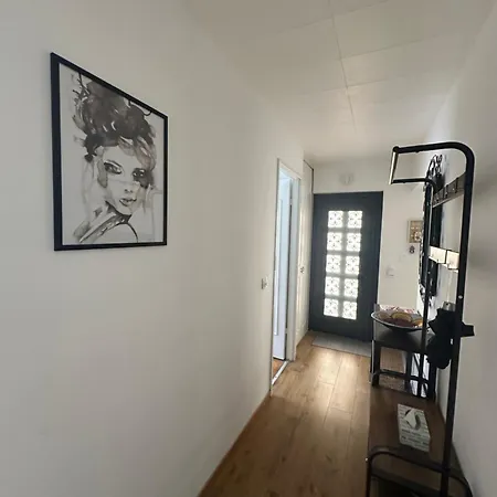 Holiday home Maison Cosy Climatisee Avec Jardin Aulnay-sous-Bois